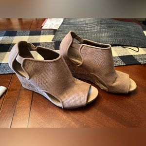 Brown wedges with cork bottom